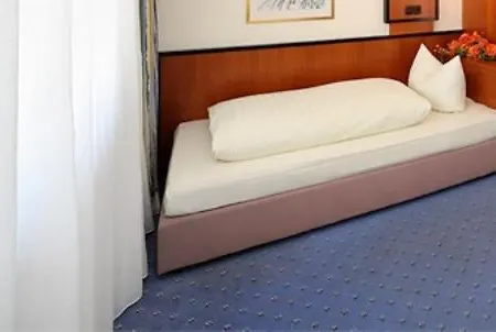 Gasthof Grasbrunner Hof 3*